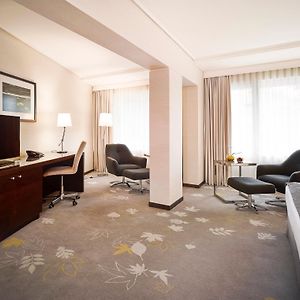 One-Bedroom King Suite Balcony 2